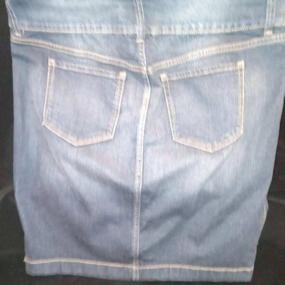 Torrid Denim skirt - Picture 2 of 3